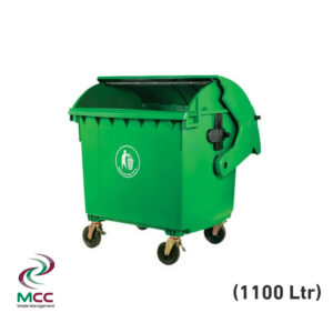 Efficient industrial waste management with Qatar MCC’s 1100 ltr green plastic garbage bin featuring 4 wheels and a lid.